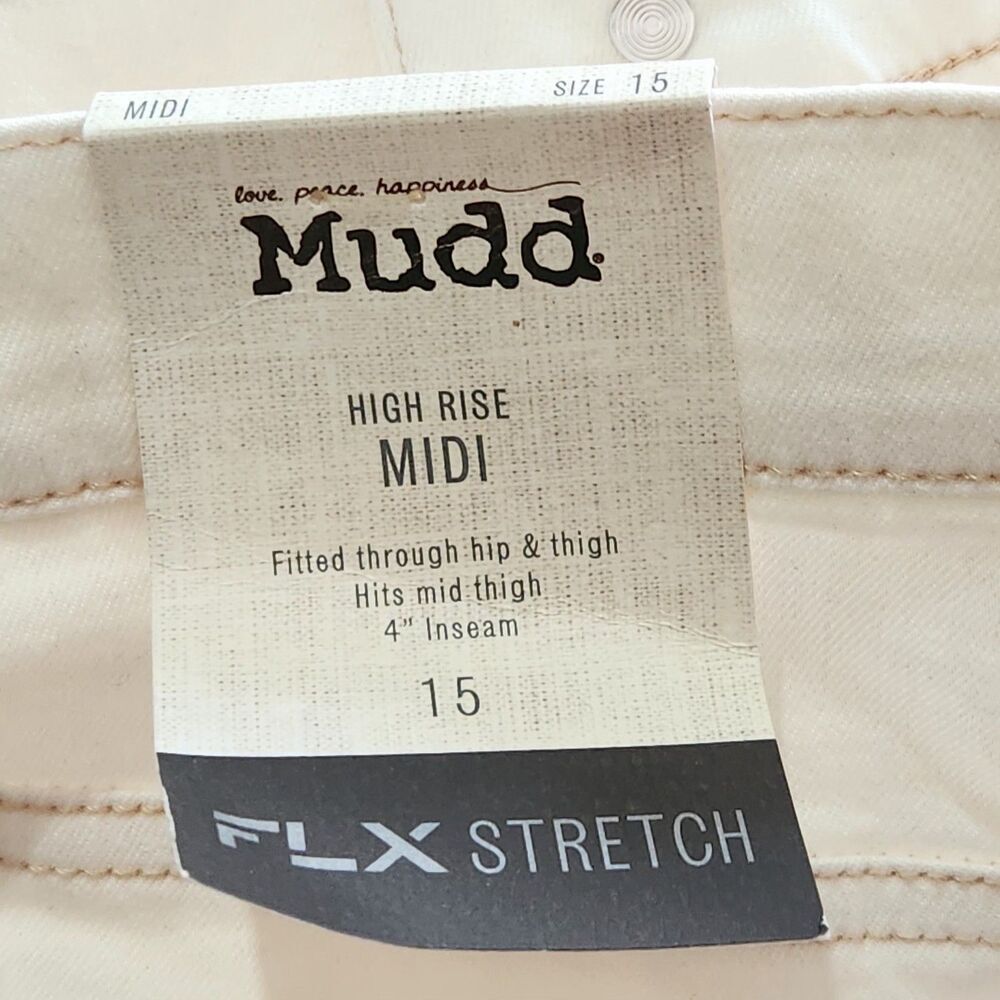 Mudd Womens Shorts Size 15 Ivory Stretch High Rise Midi Front Buttons - Picture 5 of 12